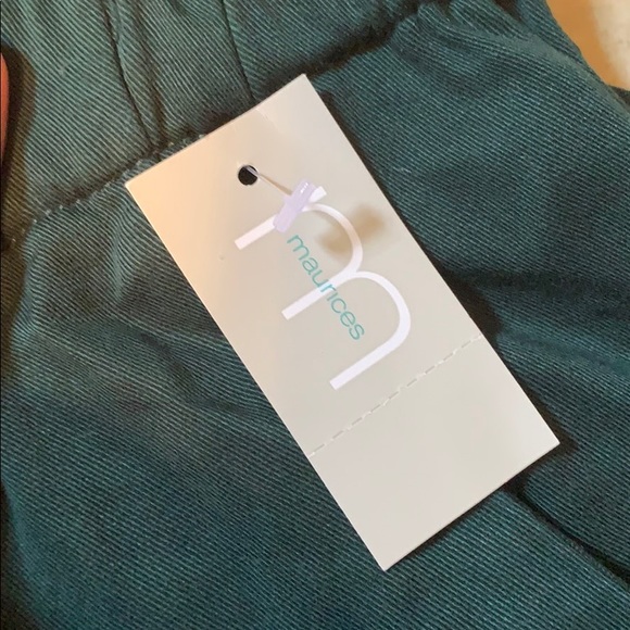 Maurices - Emerald, high waisted paper bag shorts - Picture 3 of 7